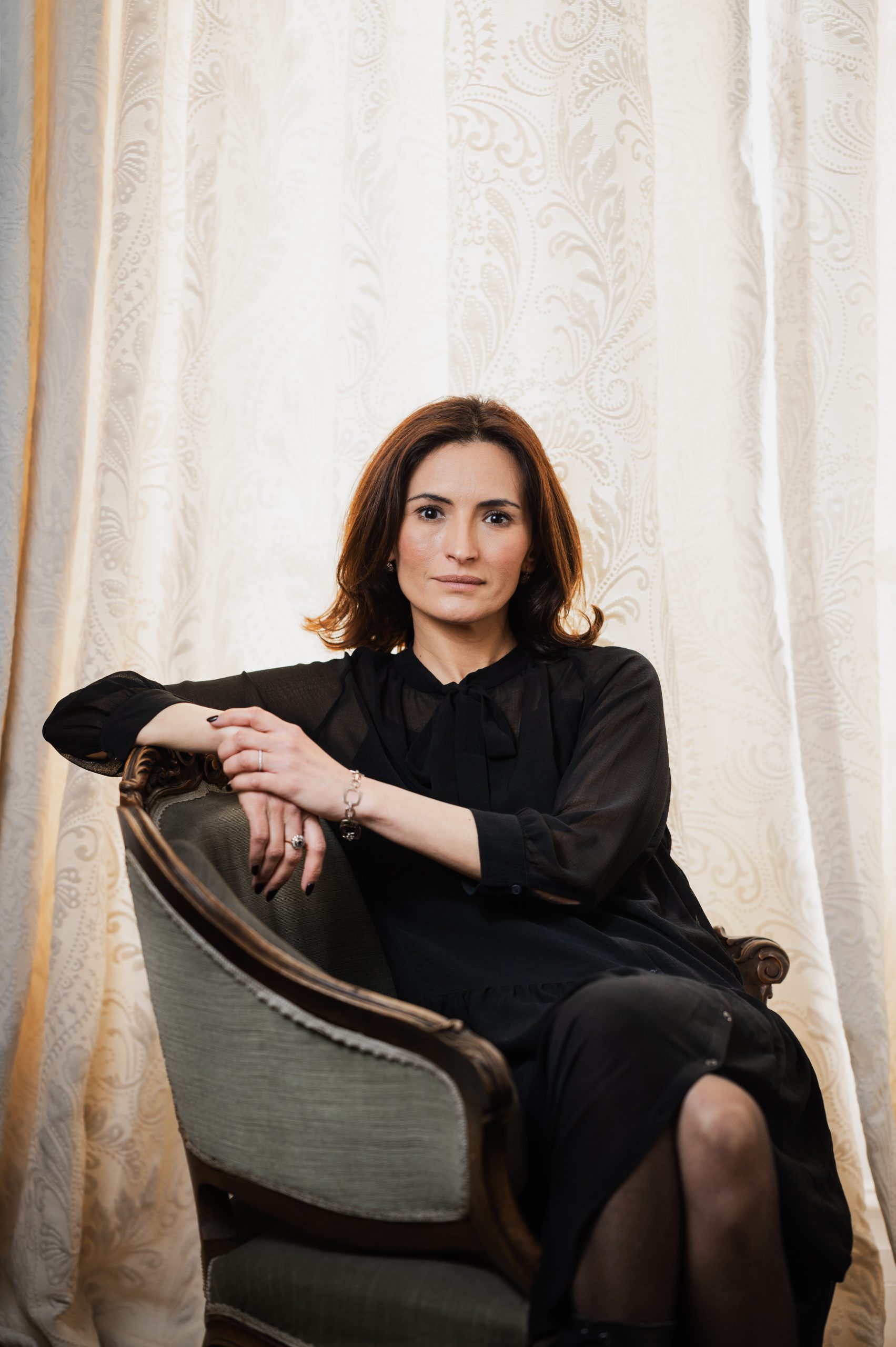 نبذة عن الأستاذة نادية الهمامي